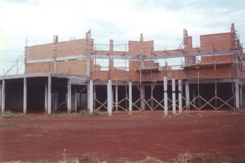 A fundação da obra feita em 1998